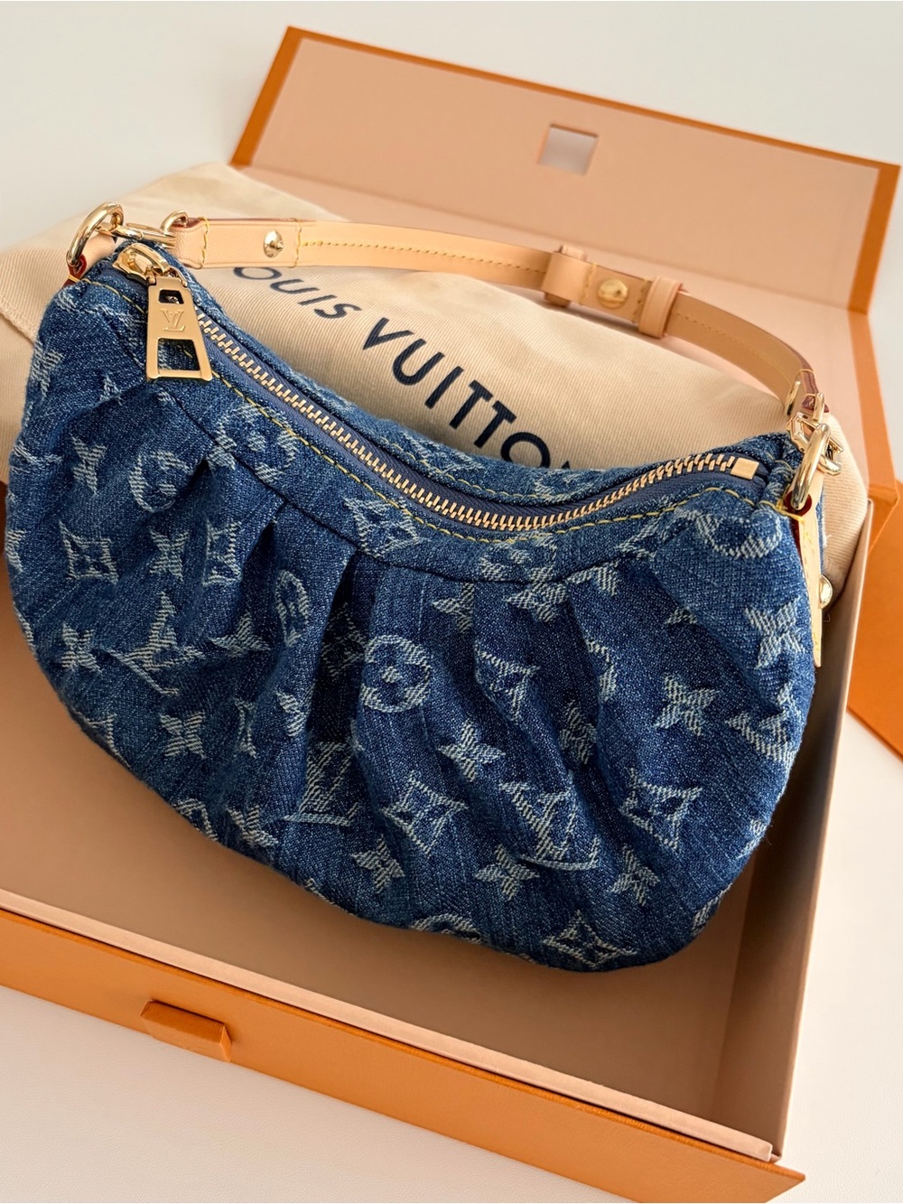 NEW Louis Vuitton Pochette Valley - Blue Denim - Picture 2 of 13